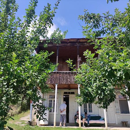 Racha Chogovadze'S Guest House Амбролаури Екстериор снимка