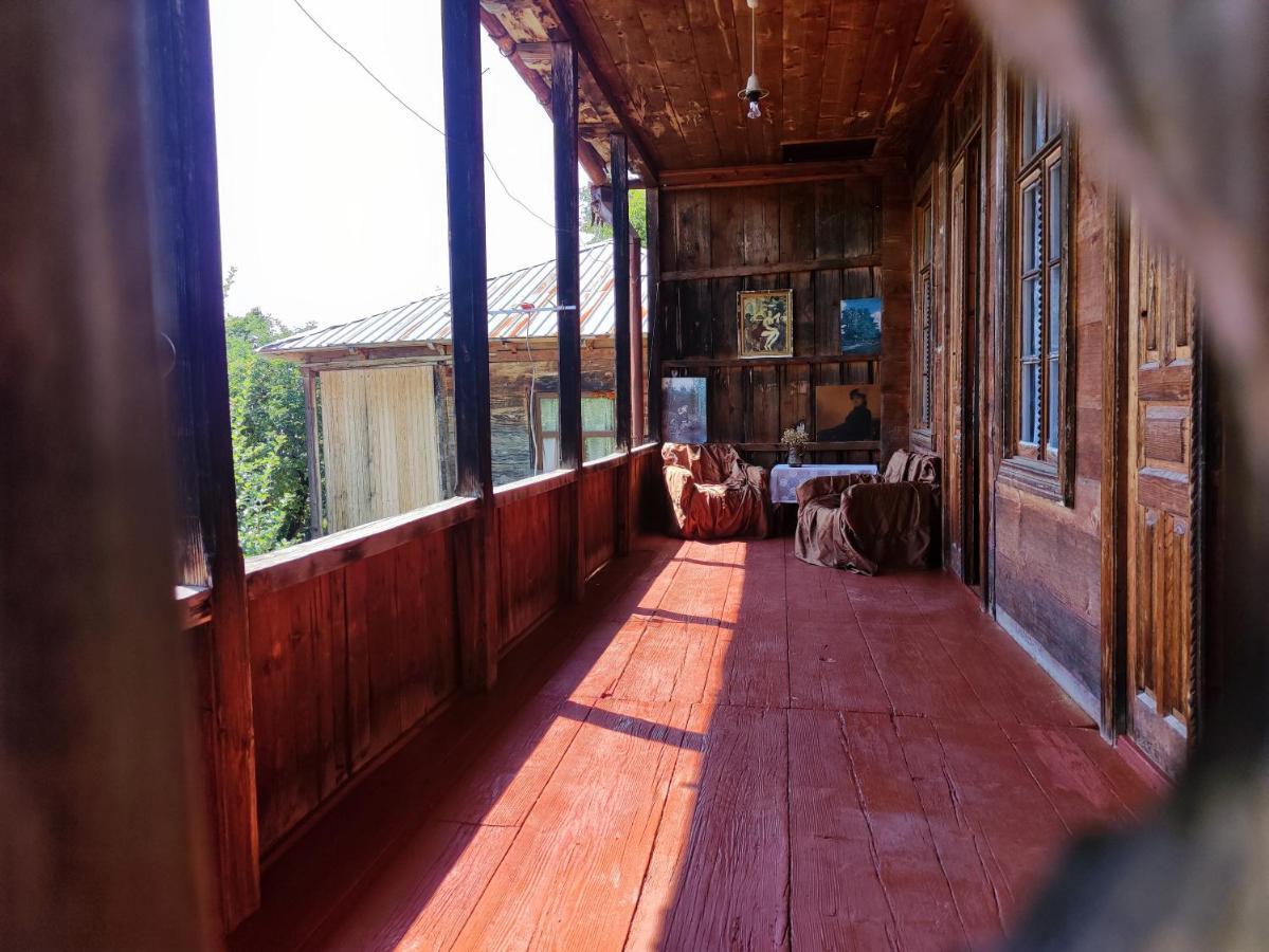 Racha Chogovadze'S Guest House Амбролаури Екстериор снимка